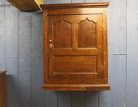18th Century Oak Hanging Mural Cupboard. North Wales c.1760 (2 of 9) 18th Century Oak Hanging Mural Cupboard. North Wales c.1760 (2 of 9)