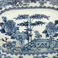 Pair of 18th Century Qianlong Dishes (5 of 8) Pair of 18th Century Qianlong Dishes (5 of 8)