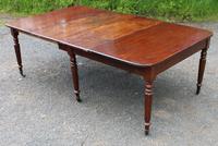 1830s Mahogany Pull-out Table with Two Leaves on Turned Legs with Castors (6 of 7) 1830s Mahogany Pull-out Table with Two Leaves on Turned Legs with Castors (6 of 7)