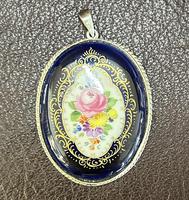 Meissen Pendant in a Silver Mount (1 of 3)