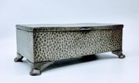 Antique Arts & Crafts Art Deco Hammered Pewter Cigarette Box (3 of 9) Antique Arts & Crafts Art Deco Hammered Pewter Cigarette Box (3 of 9)
