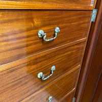 Spectacular Quality Figured Burr Walnut Antique Triple Wardrobe (7 of 10) Spectacular Quality Figured Burr Walnut Antique Triple Wardrobe (7 of 10)