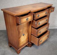 Reprodux Bevan Funnell Figured Mahogany Break Front Sideboard 'Avena' (4 of 11) Reprodux Bevan Funnell Figured Mahogany Break Front Sideboard 'Avena' (4 of 11)