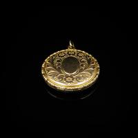 Antique 9ct 9K Yellow Gold Engraved Fancy Round Photo Locket Pendant (4 of 11) Antique 9ct 9K Yellow Gold Engraved Fancy Round Photo Locket Pendant (4 of 11)
