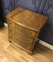 Bow Front Mahogany Chest of Drawers (6 of 8) Bow Front Mahogany Chest of Drawers (6 of 8)