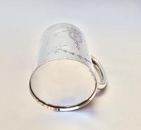 George V Silver Christening Mug by the Atkins Brothers - Sheffield 1920 (4 of 5) George V Silver Christening Mug by the Atkins Brothers - Sheffield 1920 (4 of 5)