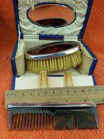 Antique Sterling Silver Hallmarked Cased Faux Tortoise Shell Brush & Comb Set with Mirror 1926 (9 of 12) Antique Sterling Silver Hallmarked Cased Faux Tortoise Shell Brush & Comb Set with Mirror 1926 (9 of 12)