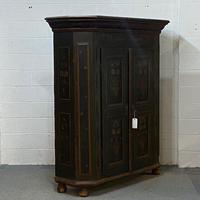 Early 1800's Painted Pine Marriage Armoire (3 of 7) Early 1800's Painted Pine Marriage Armoire (3 of 7)