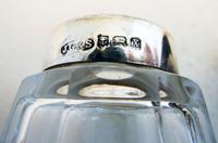 Early 20th-century Solid Sterling Silver Top Lidded & Cut Glass Salt / Pepper Pot Shaker (4 of 5) Early 20th-century Solid Sterling Silver Top Lidded & Cut Glass Salt / Pepper Pot Shaker (4 of 5)