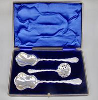 Cased Victorian silver plated fruit serving set by Lee & Wigfull, Sheffield c.1900 (2 of 5) Cased Victorian silver plated fruit serving set by Lee & Wigfull, Sheffield c.1900 (2 of 5)
