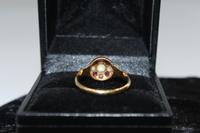 18ct Victorian Ruby & Pearl Gold Ring, size O, weighing 2g (5 of 5) 18ct Victorian Ruby & Pearl Gold Ring, size O, weighing 2g (5 of 5)