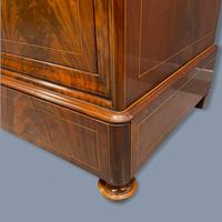 Exceptional French Marble Top Mahogany Inlaid Commode (4 of 12) Exceptional French Marble Top Mahogany Inlaid Commode (4 of 12)