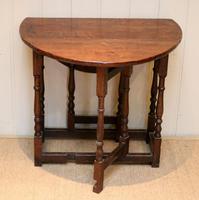 Small Oak Drop Leaf Table c.1920 (2 of 8) Small Oak Drop Leaf Table c.1920 (2 of 8)