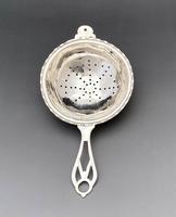 Gorgeous George V Silver Tea Strainer (4 of 5) Gorgeous George V Silver Tea Strainer (4 of 5)