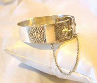 Vintage Sterling Silver Bangle 1978 Large Buckle Bracelet 7" Length 28.5 Grams (3 of 11) Vintage Sterling Silver Bangle 1978 Large Buckle Bracelet 7" Length 28.5 Grams (3 of 11)