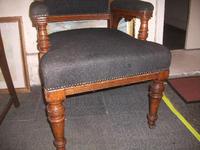 Large Throne Chair on Turned Supports (2 of 2) Large Throne Chair on Turned Supports (2 of 2)