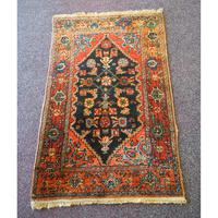 Small Vintage Persian Hamadan Rug (2 of 5) Small Vintage Persian Hamadan Rug (2 of 5)