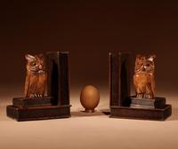 Black Forest Amusing Pair of Owl Carved Bookends 1900-1920