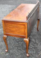 1940s Mahogny Pedestal Desk on Cab Legs '1 Piece' (3 of 4) 1940s Mahogny Pedestal Desk on Cab Legs '1 Piece' (3 of 4)