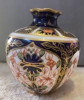 Royal Crown Derby Imari Pattern Base 1939 (2 of 4) Royal Crown Derby Imari Pattern Base 1939 (2 of 4)