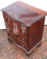 1900's Quality Mahogany Serpentine Chest Drawers + Flame Veneer on Bracket feet (4 of 4) 1900's Quality Mahogany Serpentine Chest Drawers + Flame Veneer on Bracket feet (4 of 4)