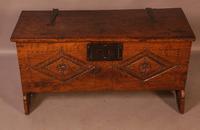 17th Century 5 Plank Coffer (3 of 9) 17th Century 5 Plank Coffer (3 of 9)