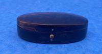 1900s Oval Tortoiseshell Box (8 of 9) 1900s Oval Tortoiseshell Box (8 of 9)