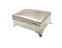 Antique Sterling Silver 4" x 3" Trinket Box 1918 (4 of 9) Antique Sterling Silver 4" x 3" Trinket Box 1918 (4 of 9)