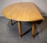 Solid Oak Gateleg Coffee Table / Drop Leaf Coffee Table (4 of 7) Solid Oak Gateleg Coffee Table / Drop Leaf Coffee Table (4 of 7)