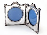 Decorative Edwardian Silver Double Folding Frame with a Floral and Bow Border (6 of 7) Decorative Edwardian Silver Double Folding Frame with a Floral and Bow Border (6 of 7)
