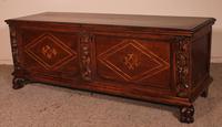Italian Renaissance Cassone Chest in Walnut - 17th Century (5 of 12) Italian Renaissance Cassone Chest in Walnut - 17th Century (5 of 12)