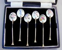 Cased Set of Six "Botanical" Guilloche Enamel Coffee Spoons by Barker Ellis Silver Co, Birmingham 1969 (4 of 5) Cased Set of Six "Botanical" Guilloche Enamel Coffee Spoons by Barker Ellis Silver Co, Birmingham 1969 (4 of 5)
