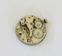 Mid-size 9ct Gold Grosvenor Wrist Watch (3 of 6) Mid-size 9ct Gold Grosvenor Wrist Watch (3 of 6)