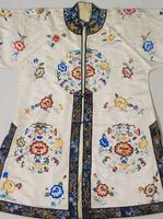 Antique Chinese Silk Embroidered Robe (3 of 9) Antique Chinese Silk Embroidered Robe (3 of 9)