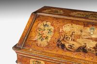 Mid 18th Century Venetian Lacquered and Gilded Bureau (5 of 8) Mid 18th Century Venetian Lacquered and Gilded Bureau (5 of 8)