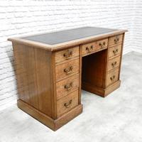 19th Century Oak Pedestal Desk (2 of 8) 19th Century Oak Pedestal Desk (2 of 8)