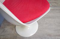Tulip Chairs by Eero Saarinen (5) (5 of 6) Tulip Chairs by Eero Saarinen (5) (5 of 6)