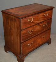 Mahogany chest of drawers (5 of 5) Mahogany chest of drawers (5 of 5)