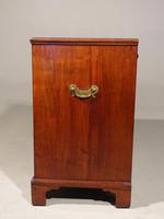 Most Attractive George III Period Kneehole Desk (6 of 6) Most Attractive George III Period Kneehole Desk (6 of 6)