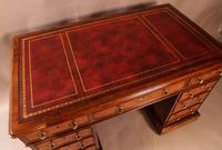 Victorian Pedestal Desk in Mahogany (5 of 8) Victorian Pedestal Desk in Mahogany (5 of 8)