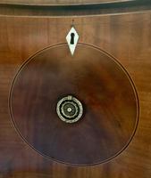 A Regency mahogany serpentine fronted sideboard (4 of 4) A Regency mahogany serpentine fronted sideboard (4 of 4)