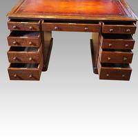 Victorian Oak Pedestal Desk (4 of 11) Victorian Oak Pedestal Desk (4 of 11)
