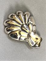 Lovely Shell Design Silver Caddy Spoon (2 of 3) Lovely Shell Design Silver Caddy Spoon (2 of 3)