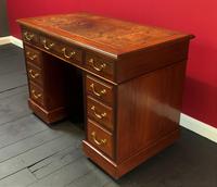 Small Antique Edwardian Leather Bound Mahogany Twin-Pedestal Writing Desk (4 of 16) Small Antique Edwardian Leather Bound Mahogany Twin-Pedestal Writing Desk (4 of 16)