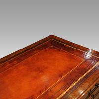 Victorian Mahogany Pedestal Desk (2 of 10) Victorian Mahogany Pedestal Desk (2 of 10)