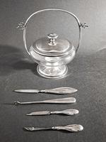 Hukin & Heath Dressing Set (5 of 5) Hukin & Heath Dressing Set (5 of 5)
