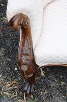 1960s Elegant Carved Mahogany Double Spoonback Chaise in Cream (2 of 4) 1960s Elegant Carved Mahogany Double Spoonback Chaise in Cream (2 of 4)
