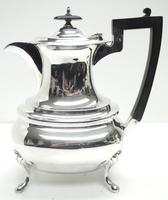 Impressive 5 Piece Silver Tea & Coffee Set Walker & Hall Sheffield 1917 (11 of 17) Impressive 5 Piece Silver Tea & Coffee Set Walker & Hall Sheffield 1917 (11 of 17)