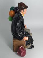 Royal Doulton Figurine 'The Balloon Man' - HN1954 (2 of 5) Royal Doulton Figurine 'The Balloon Man' - HN1954 (2 of 5)