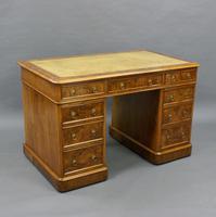 Quality 19th Century Walnut Pedestal Desk (4 of 6) Quality 19th Century Walnut Pedestal Desk (4 of 6)